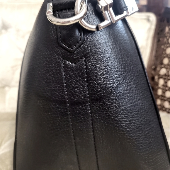 Authentic Givenchy antigona - Picture 6 of 16